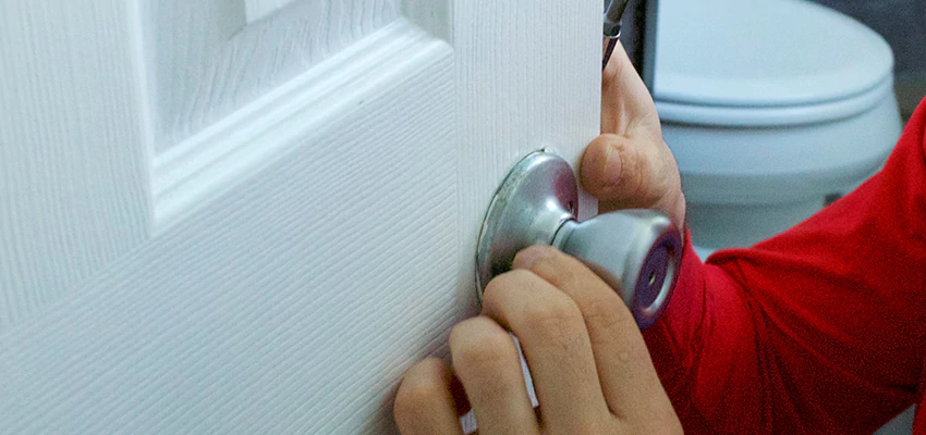 Vintage Door Knob Replacement in Compton, CA